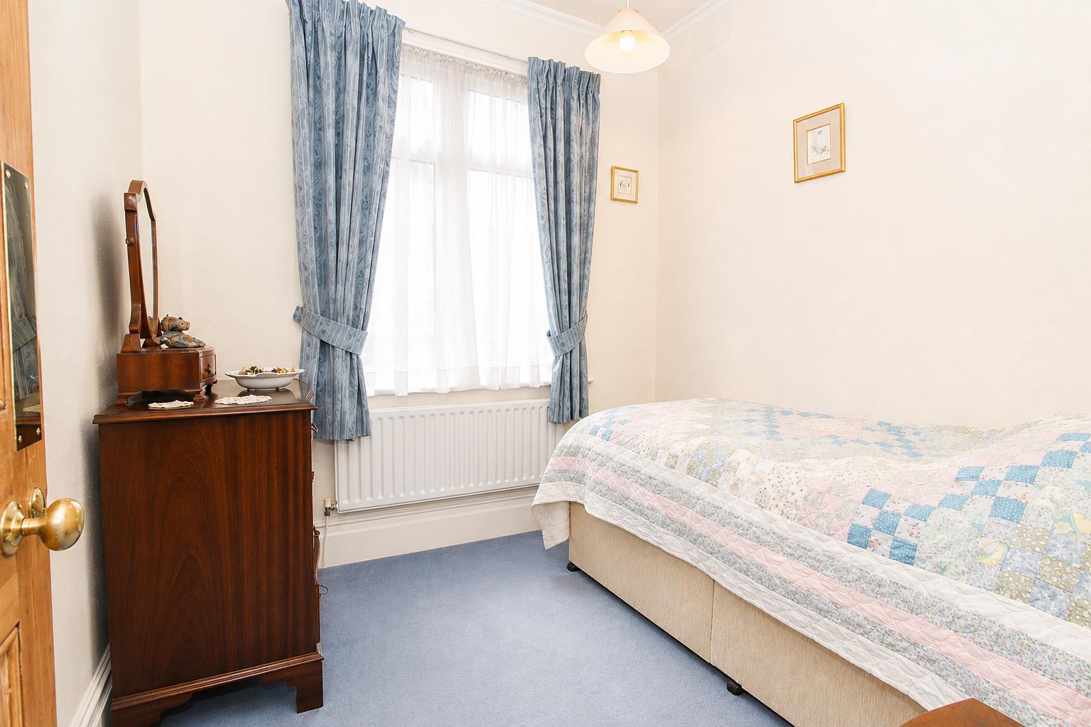 Grosvenor Avenue, Carshalton